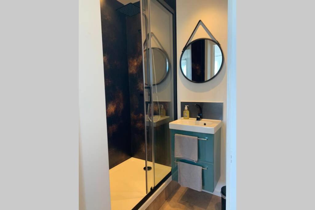 Le Petit Loft - Studio - Wifi - Coeur De Ville - Parking Pont-l'Abbe Exterior photo